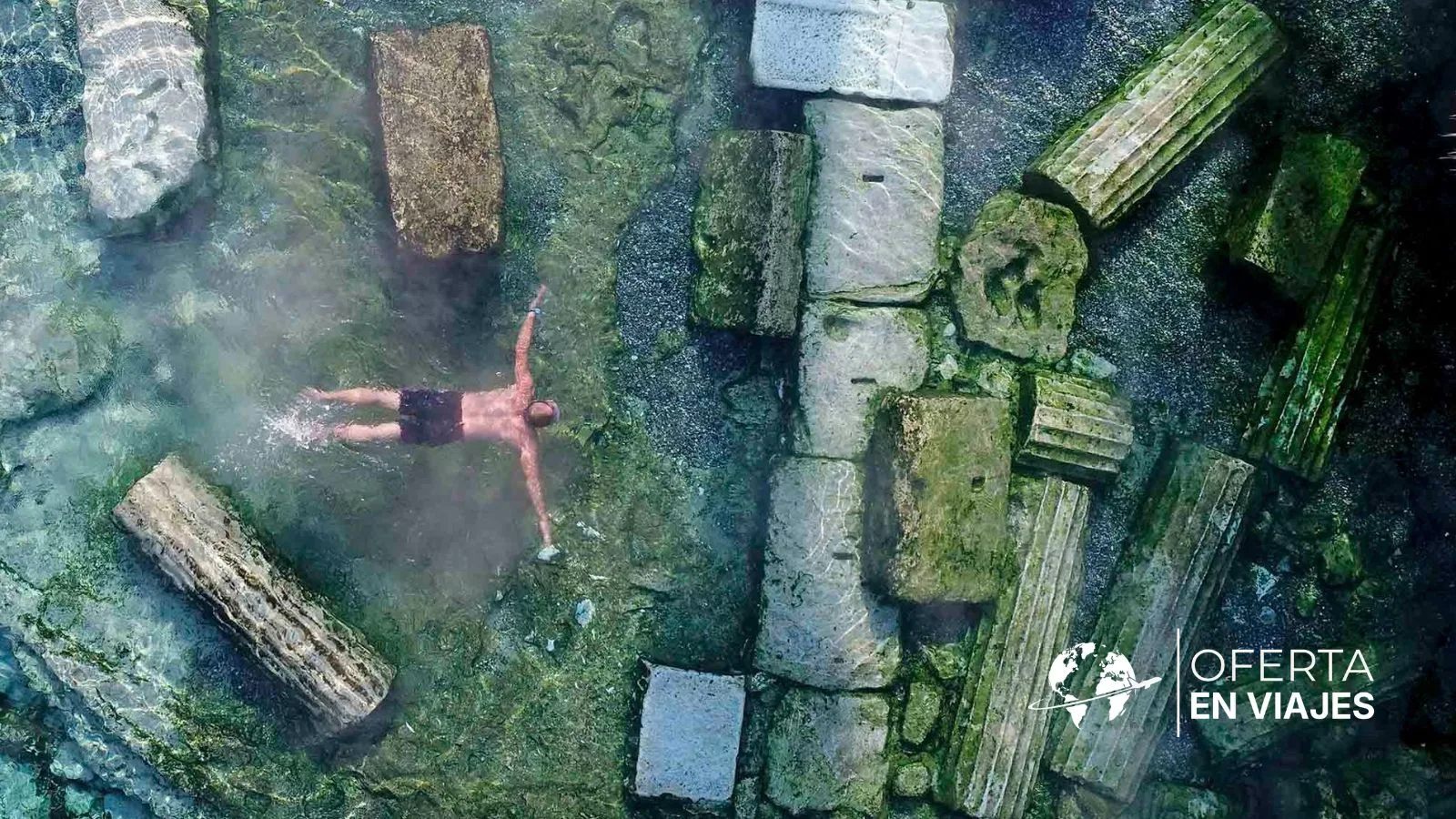 Piscina Antigua de Hierápolis con columnas sumergidas en Pamukkale